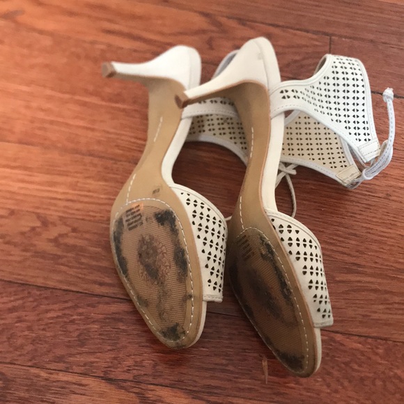 Tan heels - Picture 3 of 4